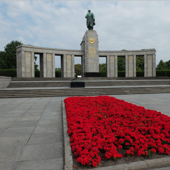 Ist die Erinnerung an den "Großen Vaterländischen Krieg" auch eine ukrainische? Besuch des sowjetischen Ehrenmals in Berlin