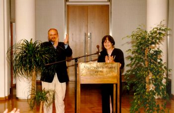 Andrzej Kotula i Ruth Henning odbierają Nagrodę Polsko-Niemiecką w imieniu klubu dziennikarzy (1997).